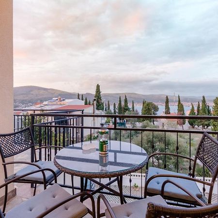 Apartments Villa Kameja Donji Okrug  Bagian luar foto